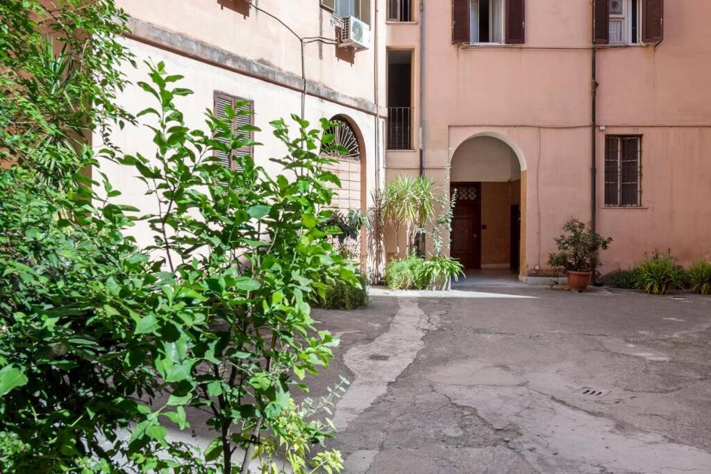 Vlad House, Close The Colosseum Rome Exterior photo
